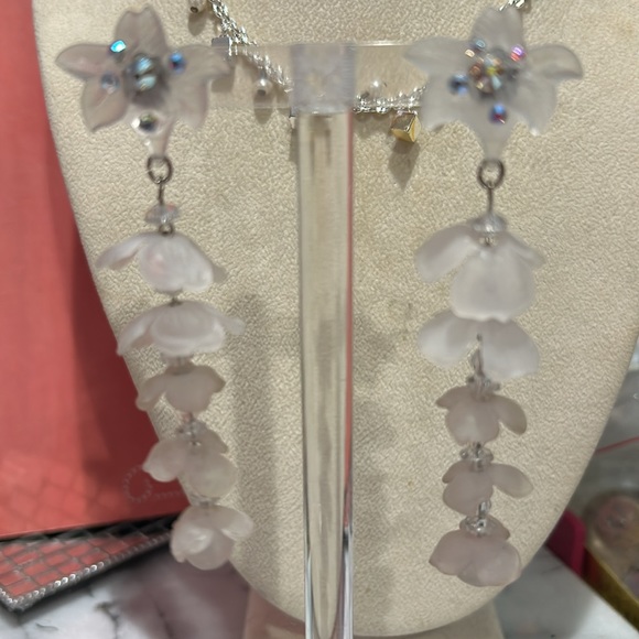 Vintage White Flower & Crystal Earrings-Boutique - Picture 4 of 6